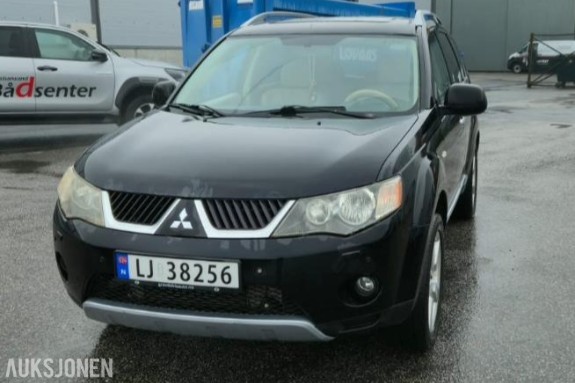 2007 Mitsubishi Outlander 2.0 140hk 4WD cruisekontroll keyless skinn sommer dekk ok 03.2027 rep. objekt