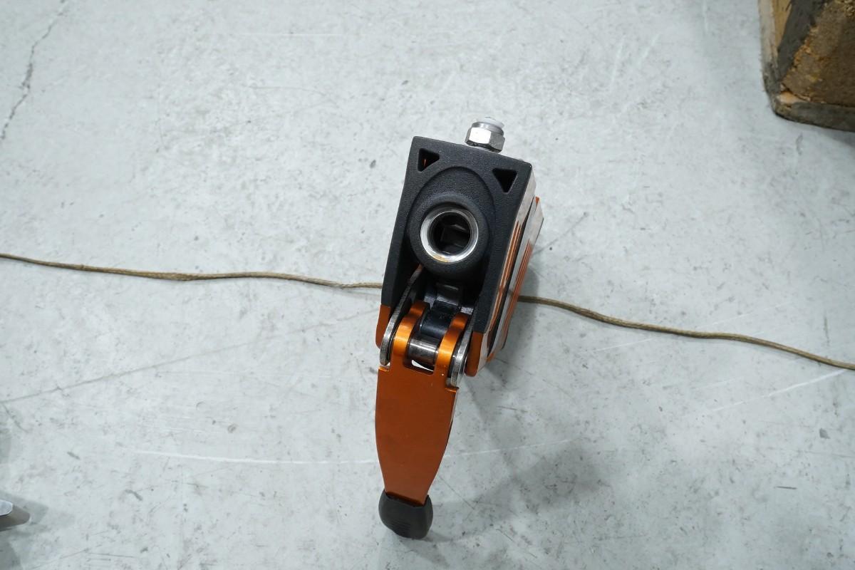 Parti med hydraulisk vinsj, Henriksen HTH 2.5, rullekjeder og industrideler