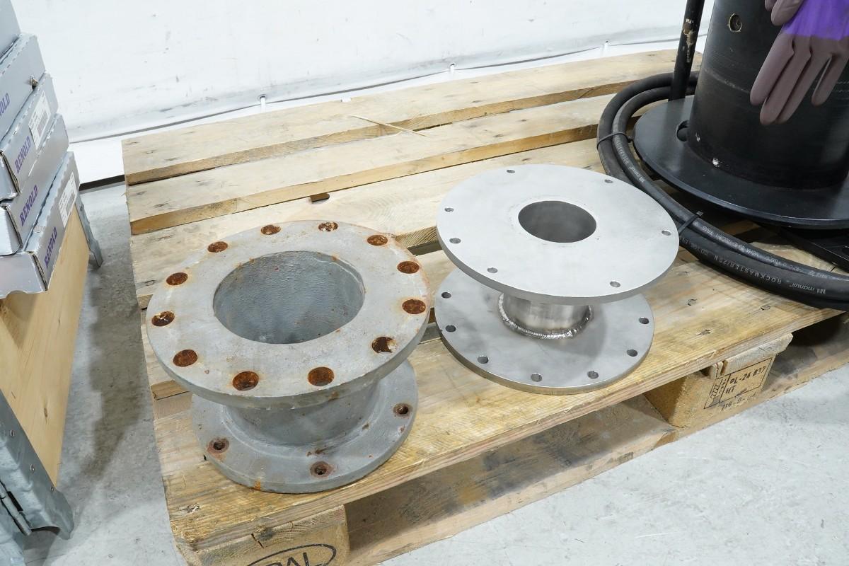 Parti med hydraulisk vinsj, Henriksen HTH 2.5, rullekjeder og industrideler
