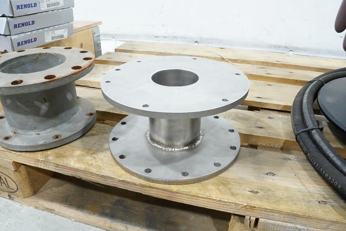 Parti med hydraulisk vinsj, Henriksen HTH 2.5, rullekjeder og industrideler