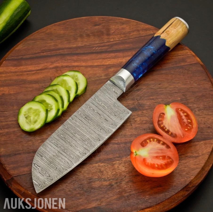 Håndlaget kjøkkenknivsett – 5 kniver Damaskus stål med lærmappe