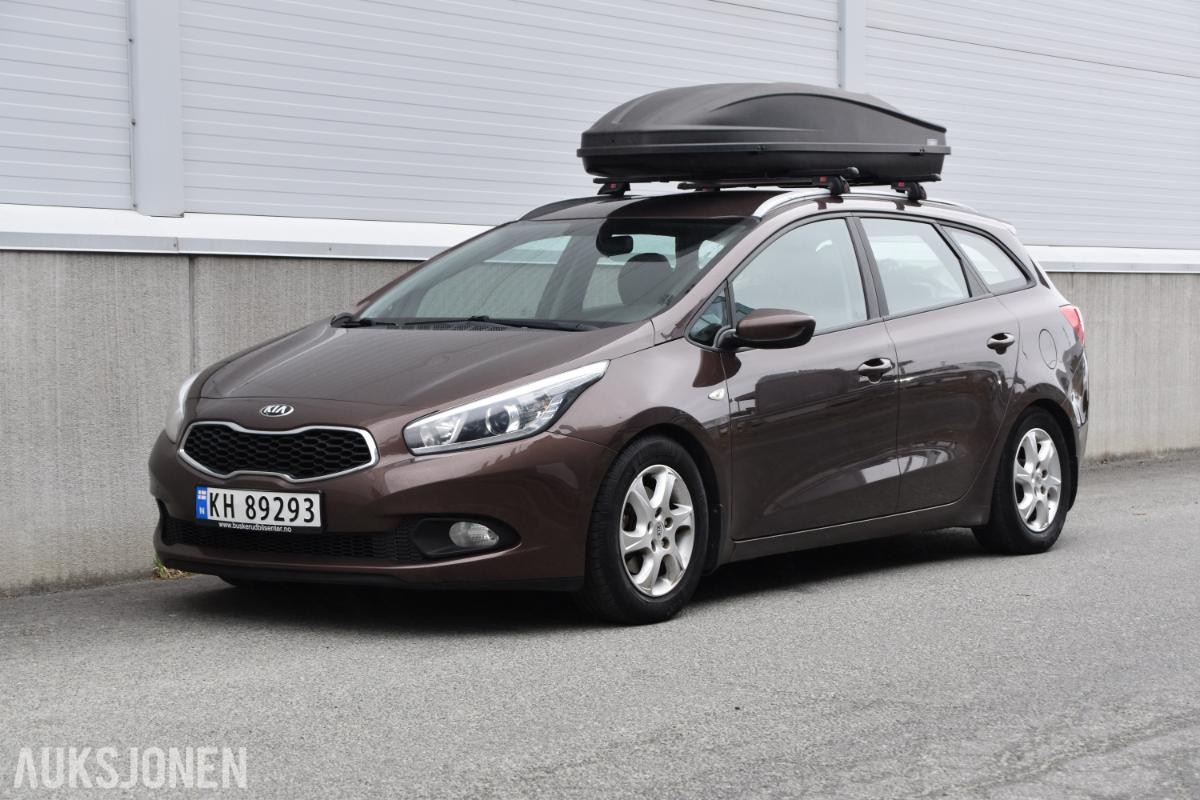 2013 Kia Ceed 1.4 Bensin Stv takboks s+v dekk