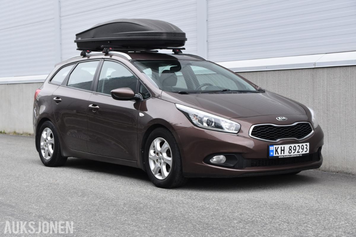 2013 Kia Ceed 1.4 Bensin Stv takboks s+v dekk