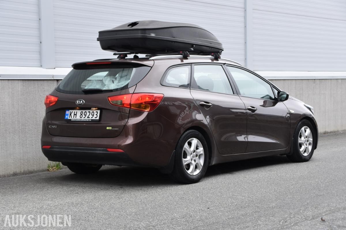 2013 Kia Ceed 1.4 Bensin Stv takboks s+v dekk