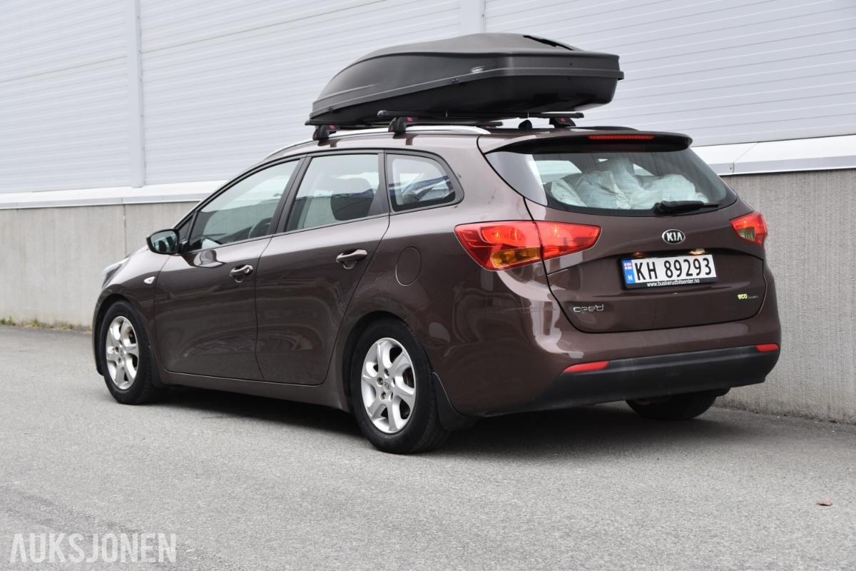 2013 Kia Ceed 1.4 Bensin Stv takboks s+v dekk