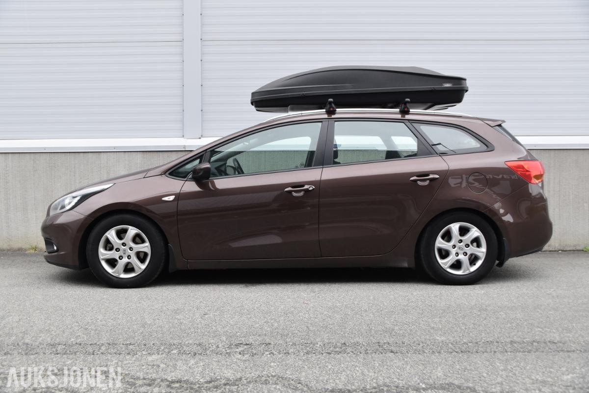 2013 Kia Ceed 1.4 Bensin Stv takboks s+v dekk