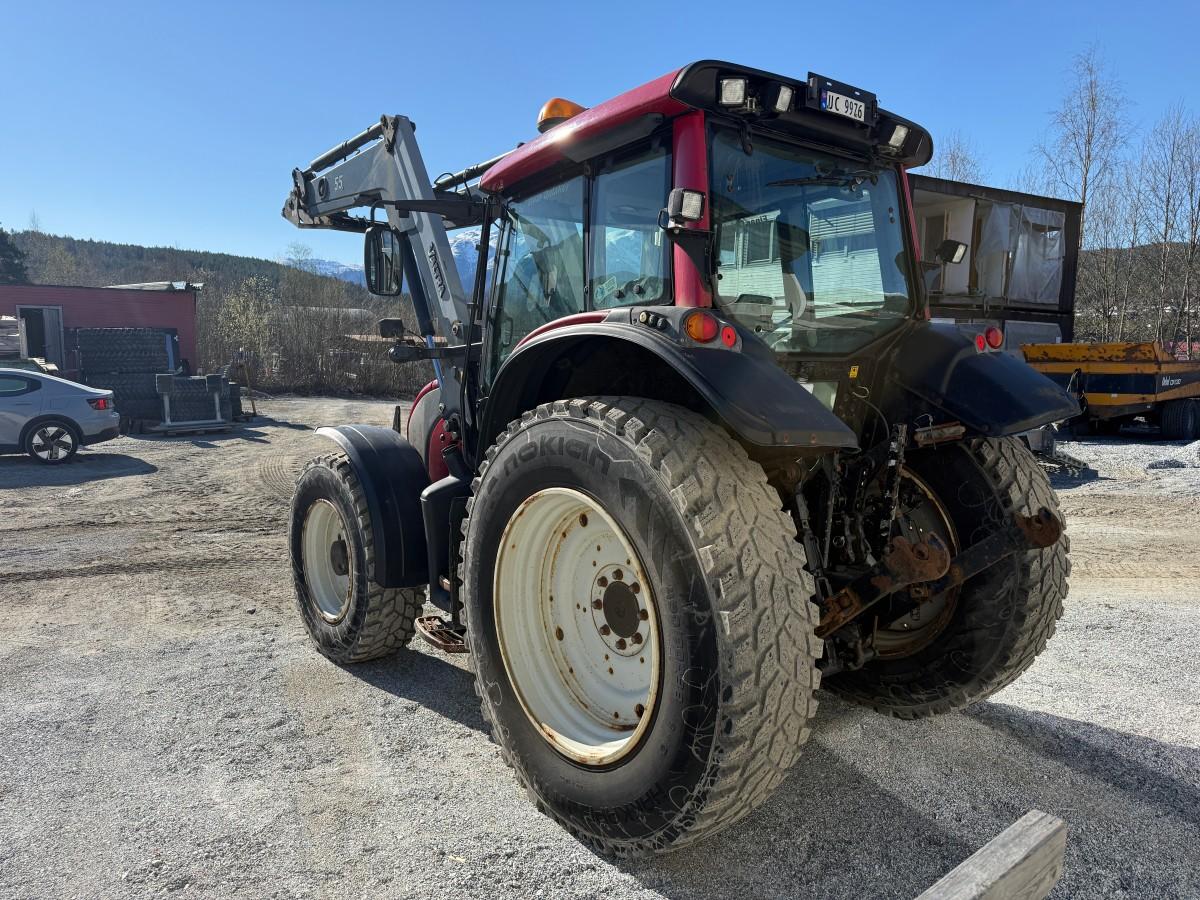2012 Valtra N121 traktor - frontlaster - rep.objekt