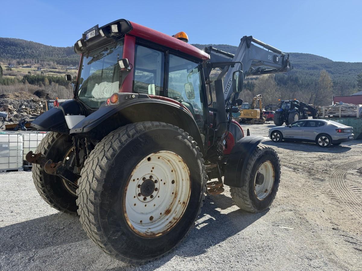 2012 Valtra N121 traktor - frontlaster - rep.objekt