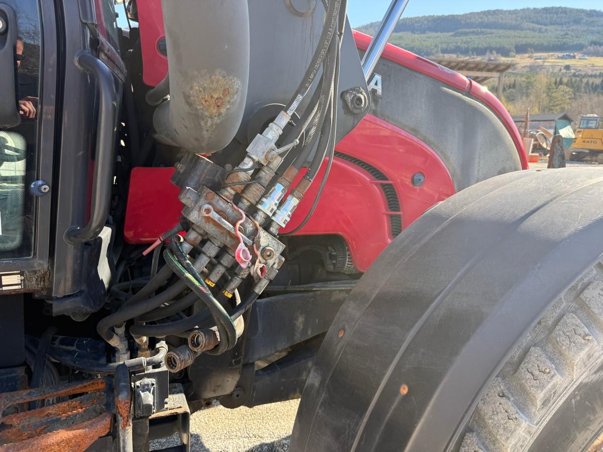 2012 Valtra N121 traktor - frontlaster - rep.objekt