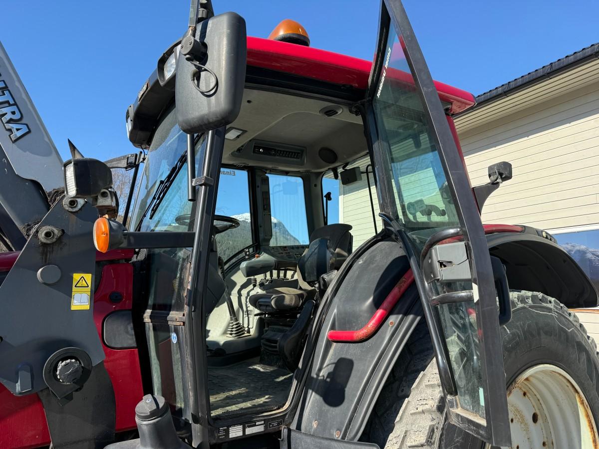 2012 Valtra N121 traktor - frontlaster - rep.objekt