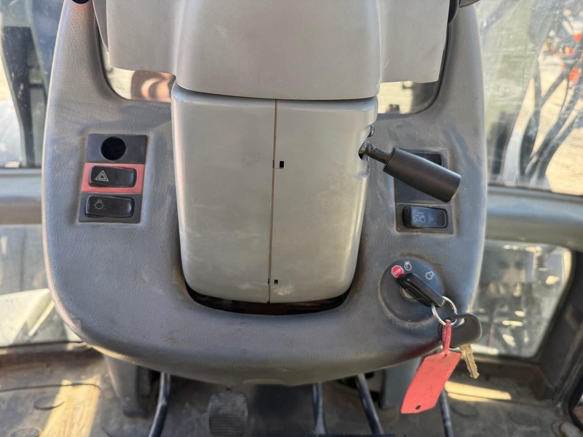 2012 Valtra N121 traktor - frontlaster - rep.objekt