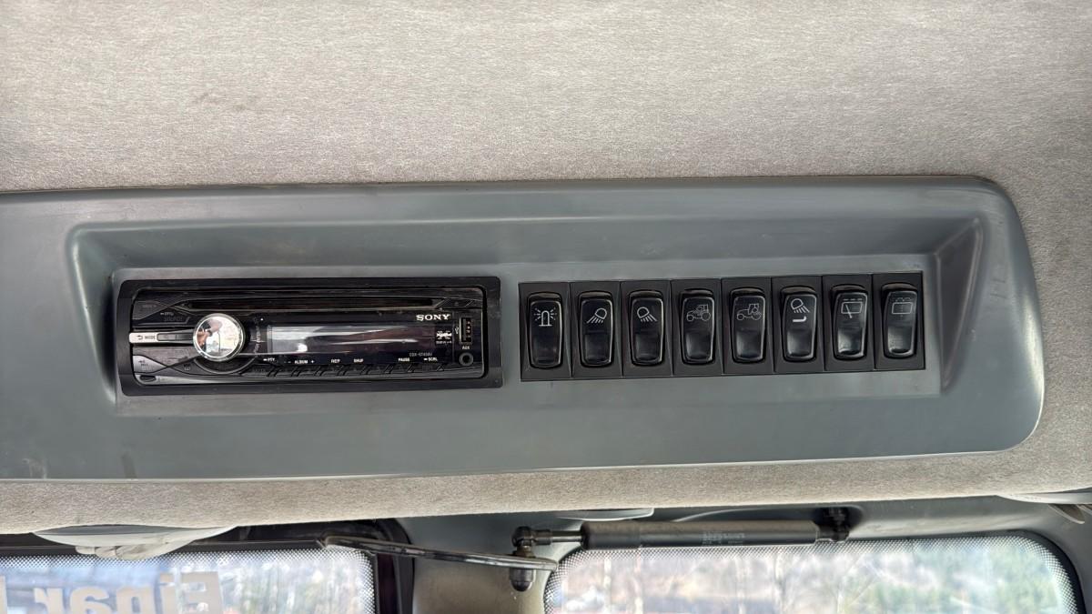 2012 Valtra N121 traktor - frontlaster - rep.objekt