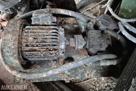 Hydraulikk aggregat og hydraulikk motor