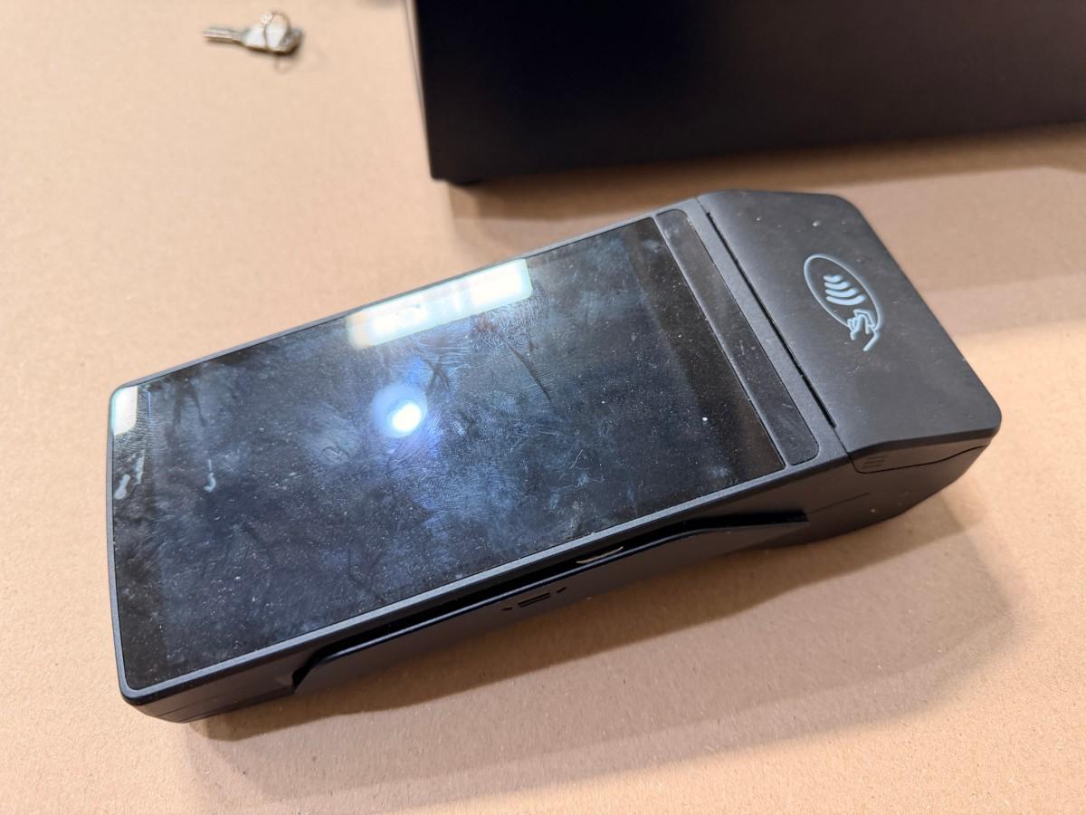 Kasseløsning med CHUWI Hi10 Max N150, Castles SATURN1000 og kasseskuff