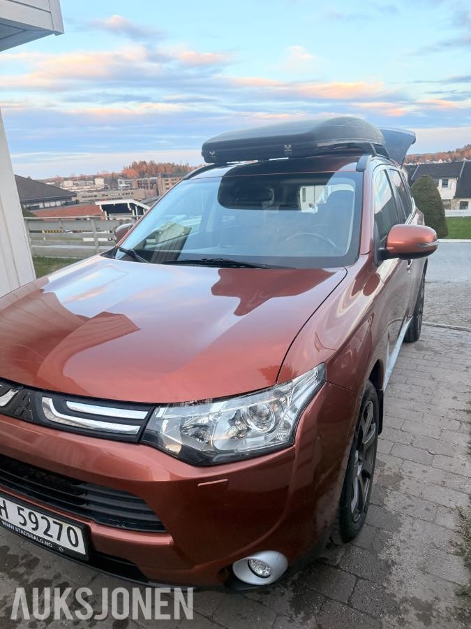 2014 Mitsubishi Outlander 2.2 diesel 150hk 4WD automat 7-seter skiboks ryggekamera