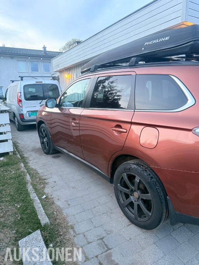 2014 Mitsubishi Outlander 2.2 diesel 150hk 4WD automat 7-seter skiboks ryggekamera