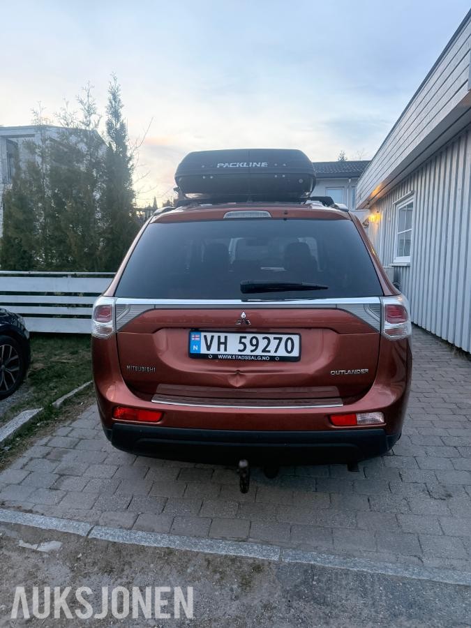 2014 Mitsubishi Outlander 2.2 diesel 150hk 4WD automat 7-seter skiboks ryggekamera