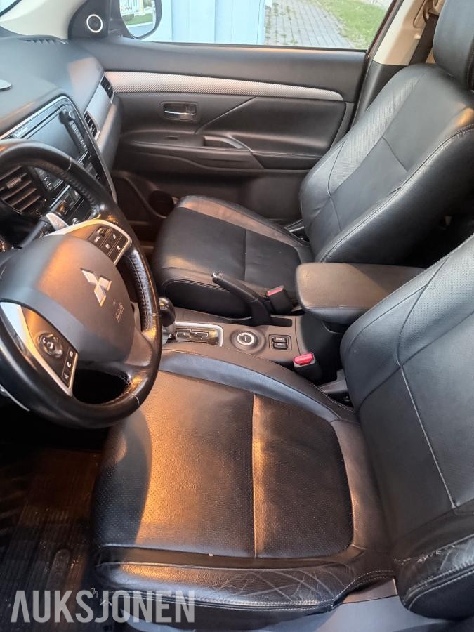 2014 Mitsubishi Outlander 2.2 diesel 150hk 4WD automat 7-seter skiboks ryggekamera