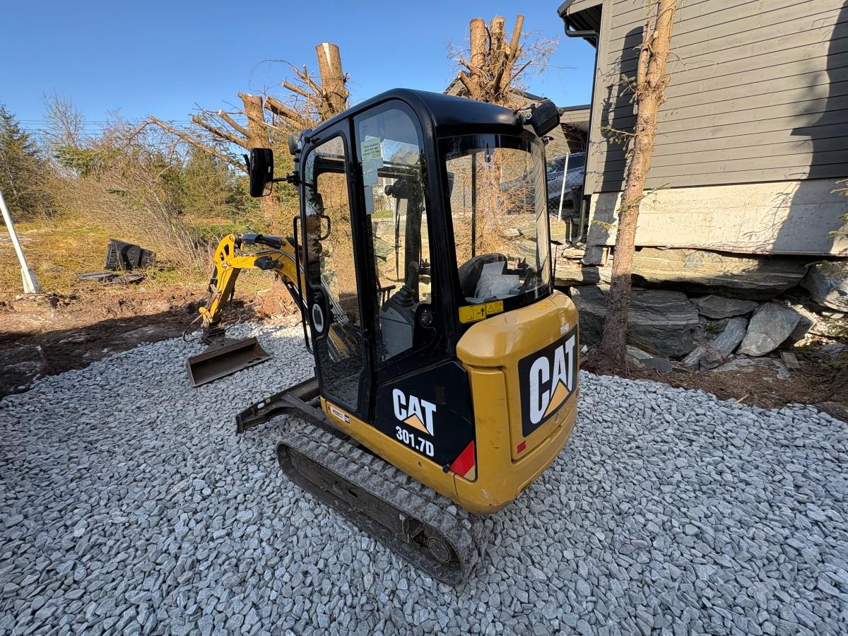 2018 Cat 301.7D minigraver med maskinhenger, pigghammer og 3 skuffer