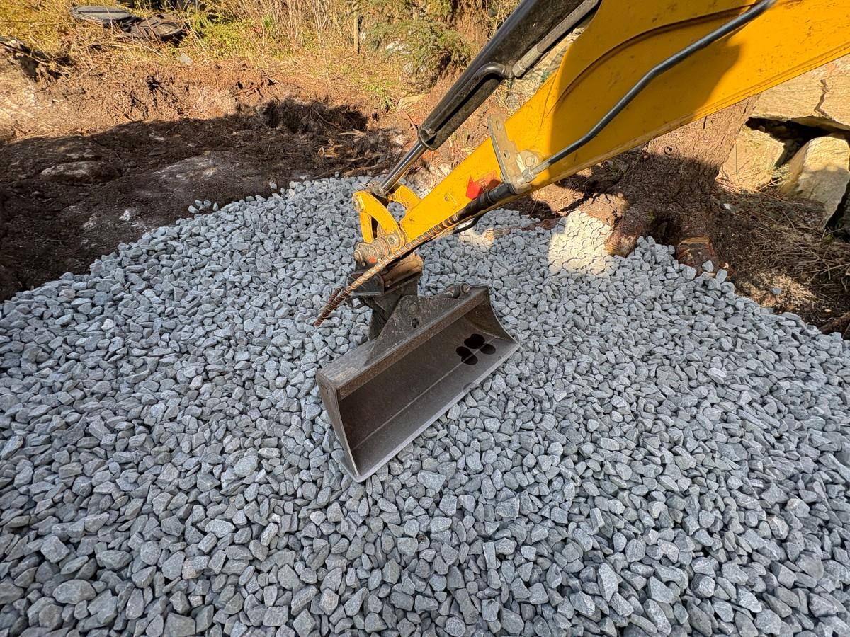 2018 Cat 301.7D minigraver med maskinhenger, pigghammer og 3 skuffer