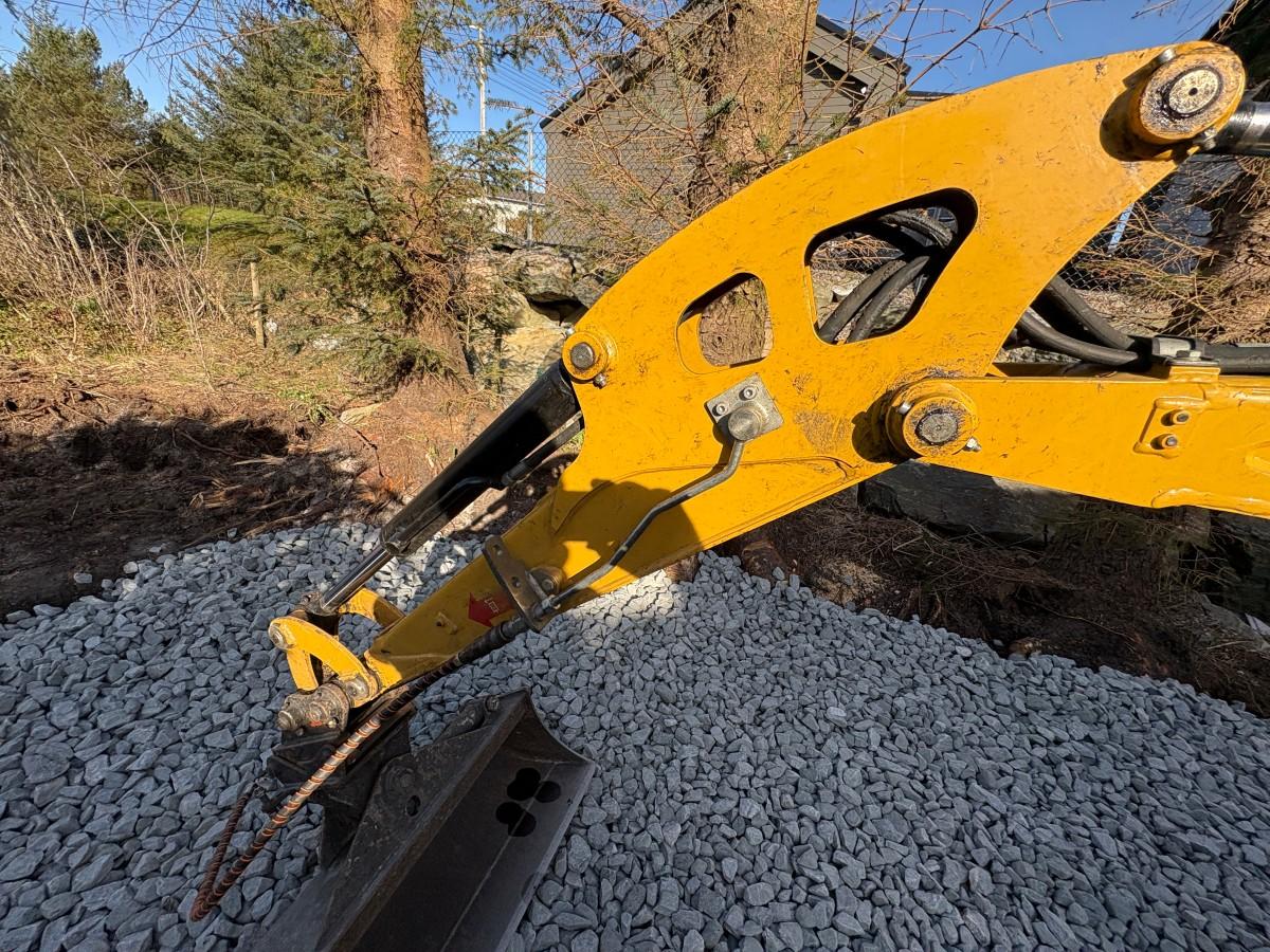 2018 Cat 301.7D minigraver med maskinhenger, pigghammer og 3 skuffer
