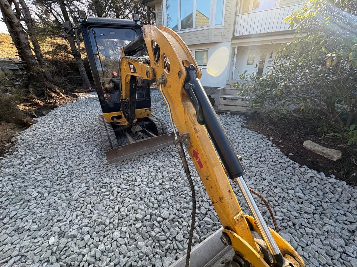 2018 Cat 301.7D minigraver med maskinhenger, pigghammer og 3 skuffer