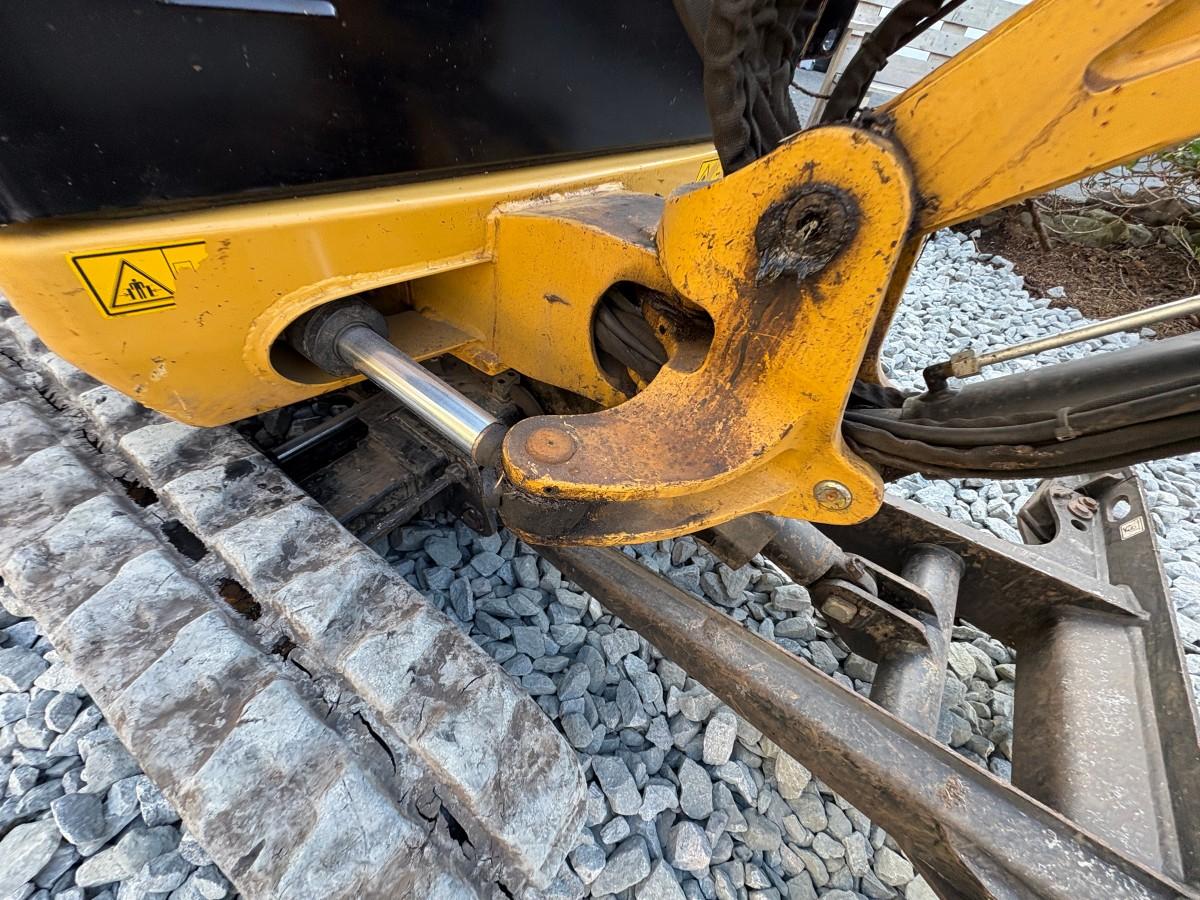 2018 Cat 301.7D minigraver med maskinhenger, pigghammer og 3 skuffer