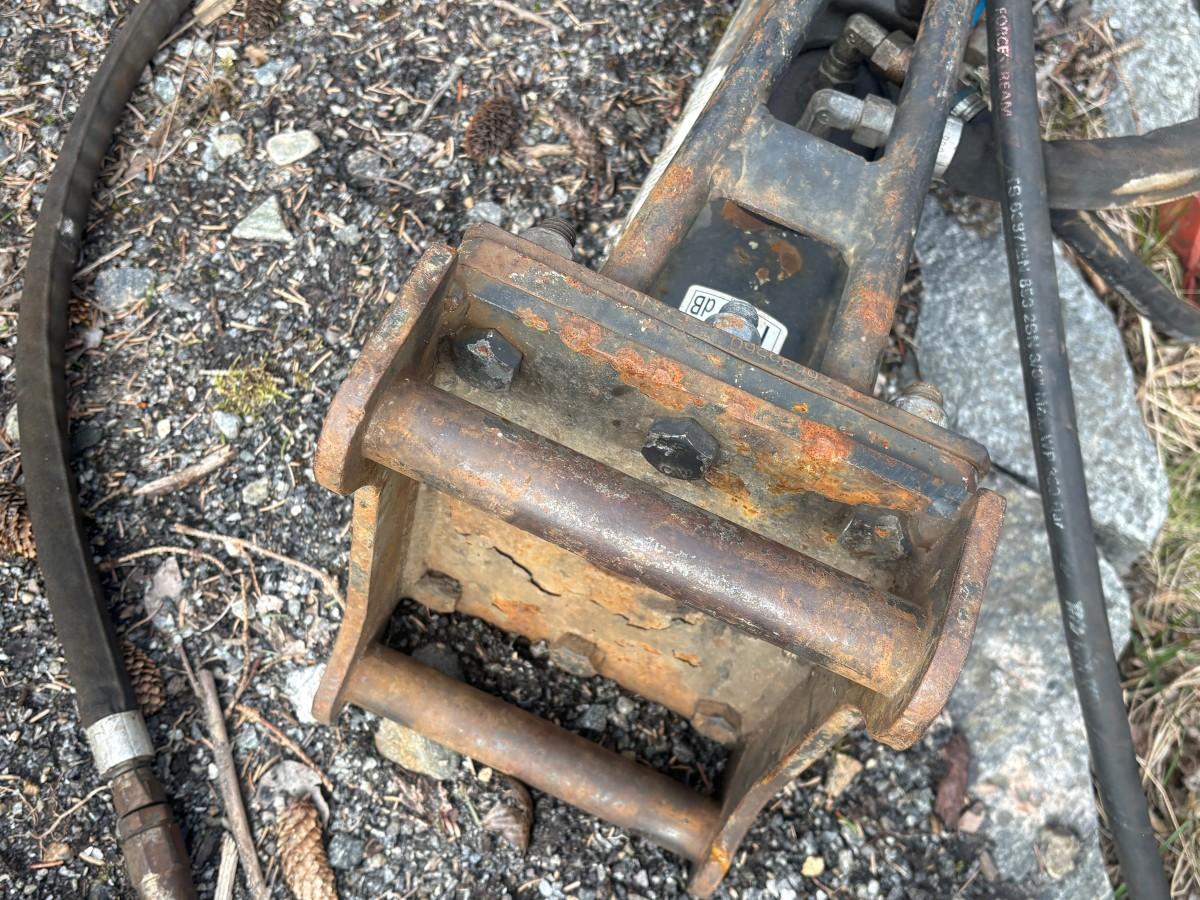 2018 Cat 301.7D minigraver med maskinhenger, pigghammer og 3 skuffer