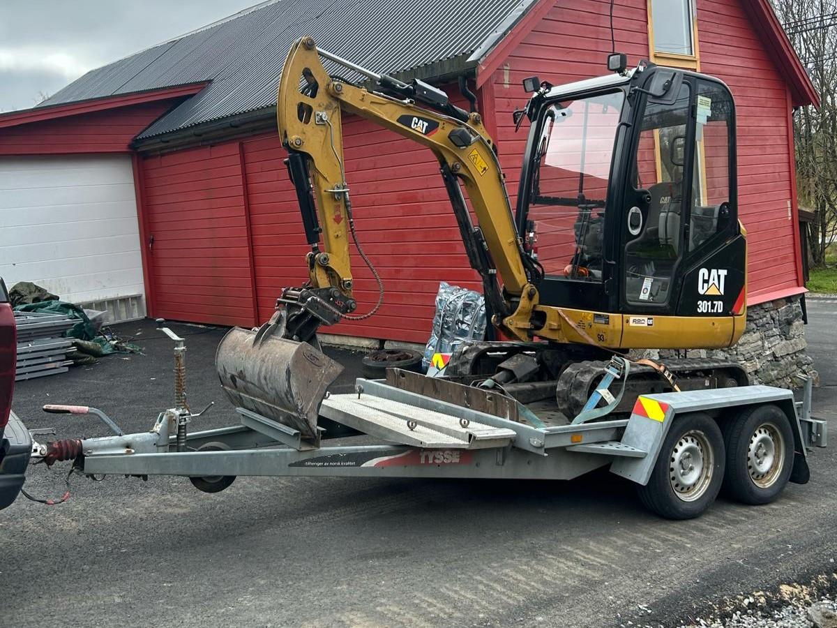 2018 Cat 301.7D minigraver med maskinhenger, pigghammer og 3 skuffer