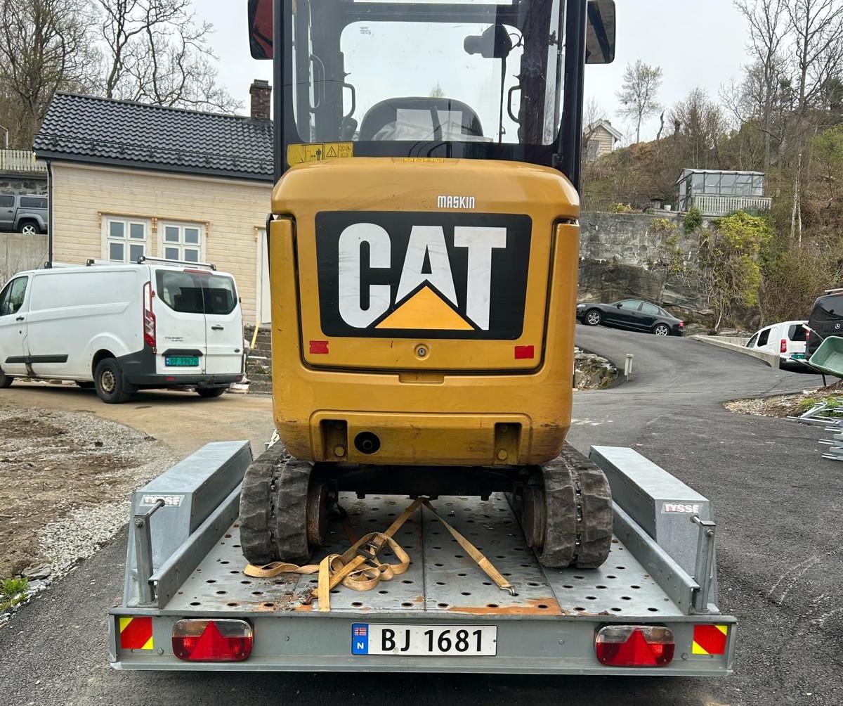 2018 Cat 301.7D minigraver med maskinhenger, pigghammer og 3 skuffer