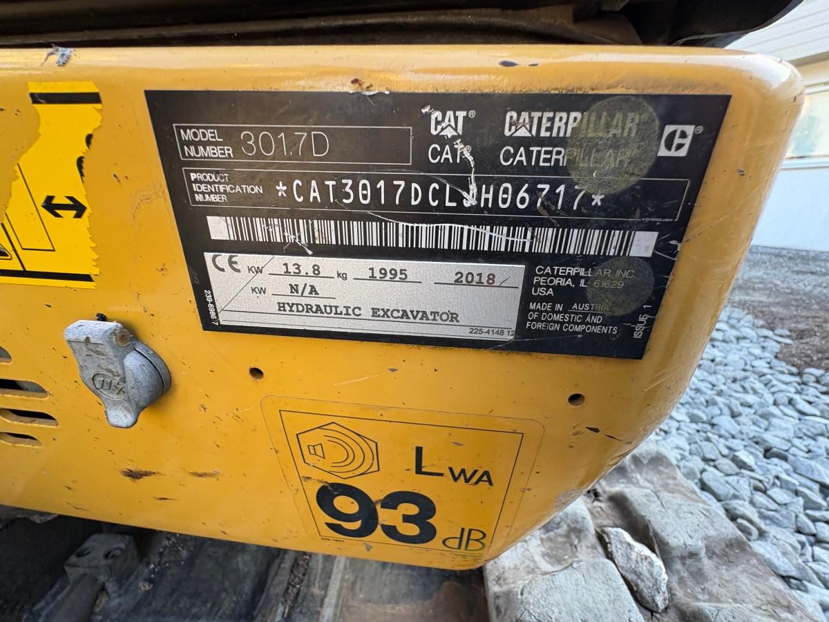 2018 Cat 301.7D minigraver med maskinhenger, pigghammer og 3 skuffer