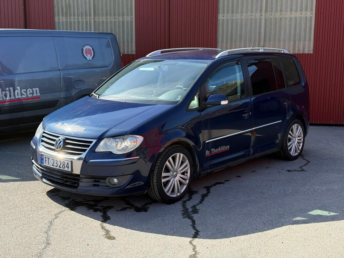 2008 Volkswagen TOURAN 1.9-105 D / 5 SETER / SKINN