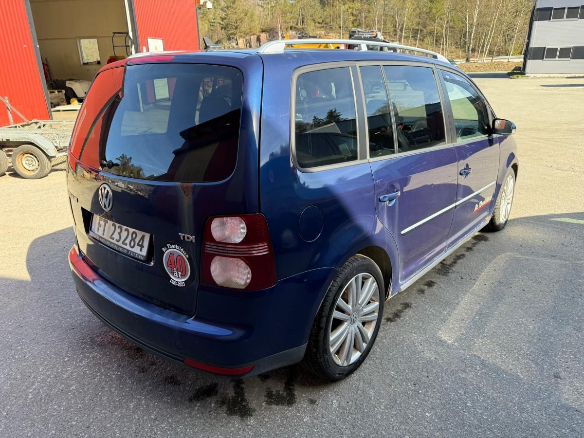 2008 Volkswagen TOURAN 1.9-105 D / 5 SETER / SKINN