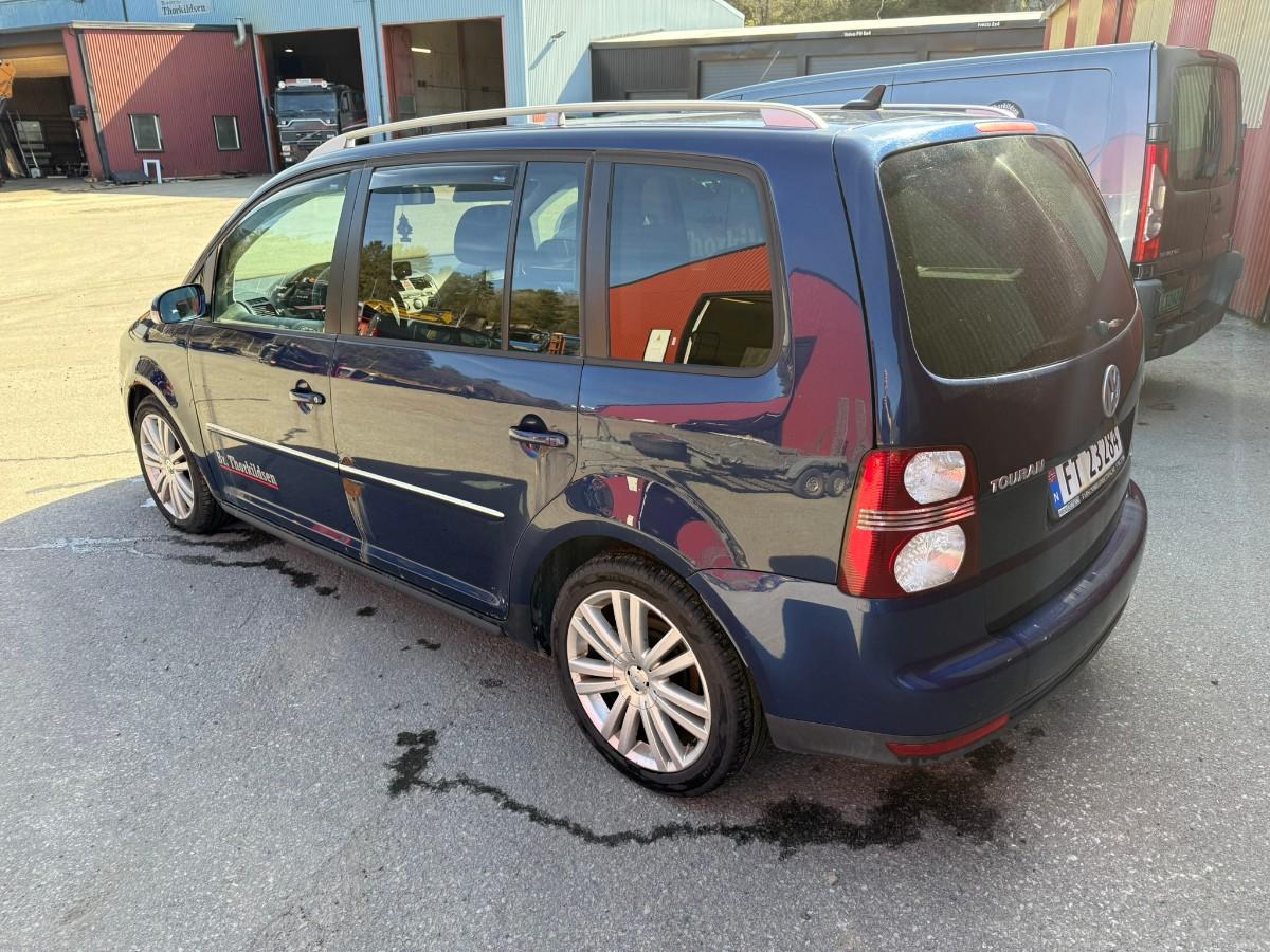 2008 Volkswagen TOURAN 1.9-105 D / 5 SETER / SKINN