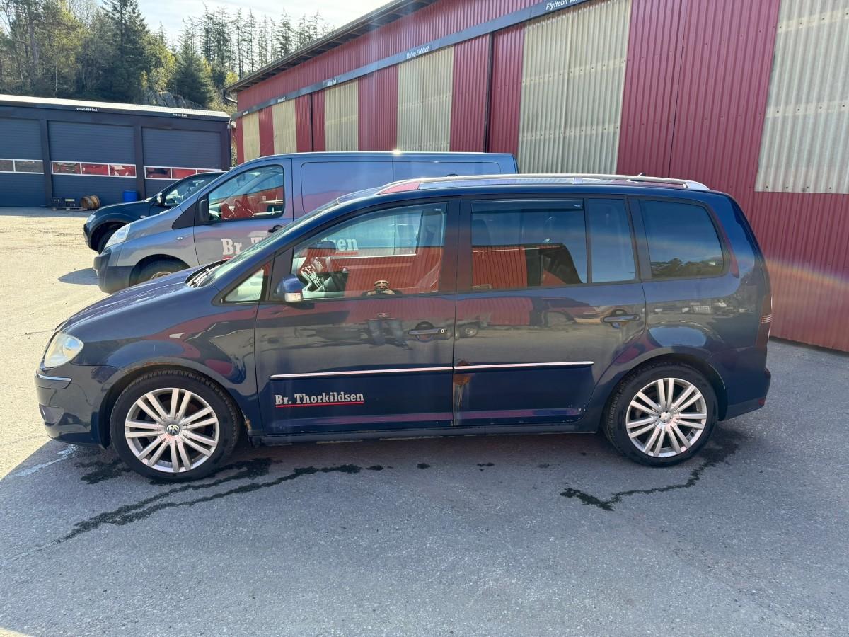 2008 Volkswagen TOURAN 1.9-105 D / 5 SETER / SKINN
