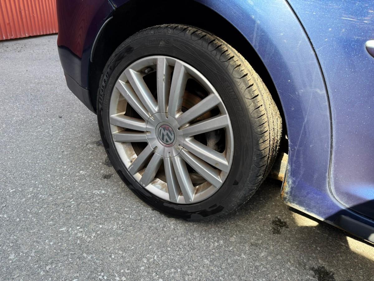 2008 Volkswagen TOURAN 1.9-105 D / 5 SETER / SKINN