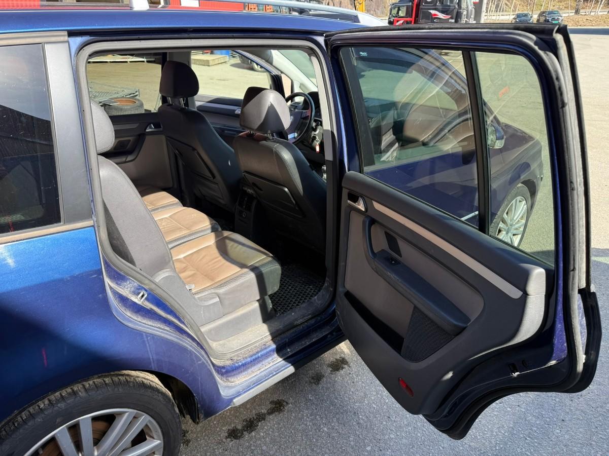 2008 Volkswagen TOURAN 1.9-105 D / 5 SETER / SKINN