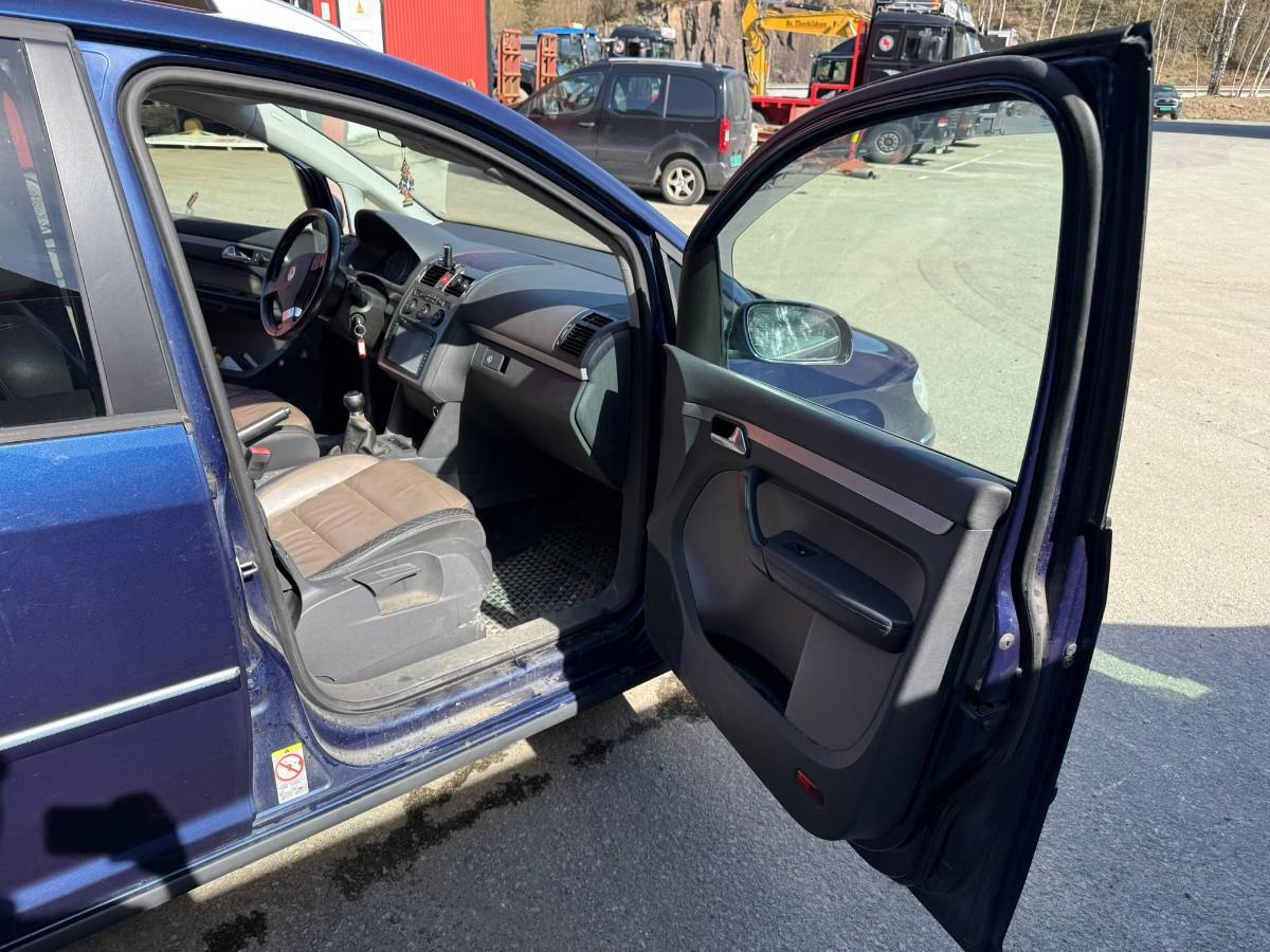 2008 Volkswagen TOURAN 1.9-105 D / 5 SETER / SKINN