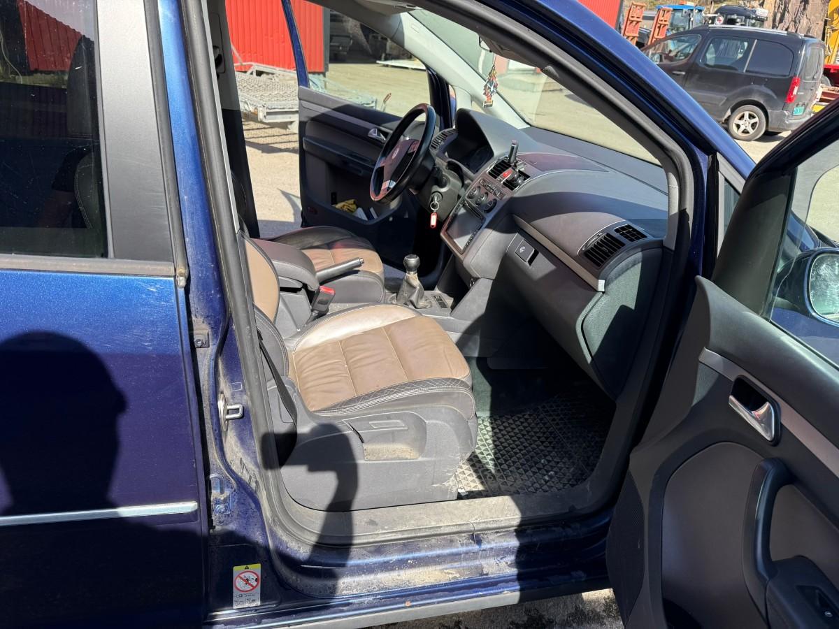 2008 Volkswagen TOURAN 1.9-105 D / 5 SETER / SKINN
