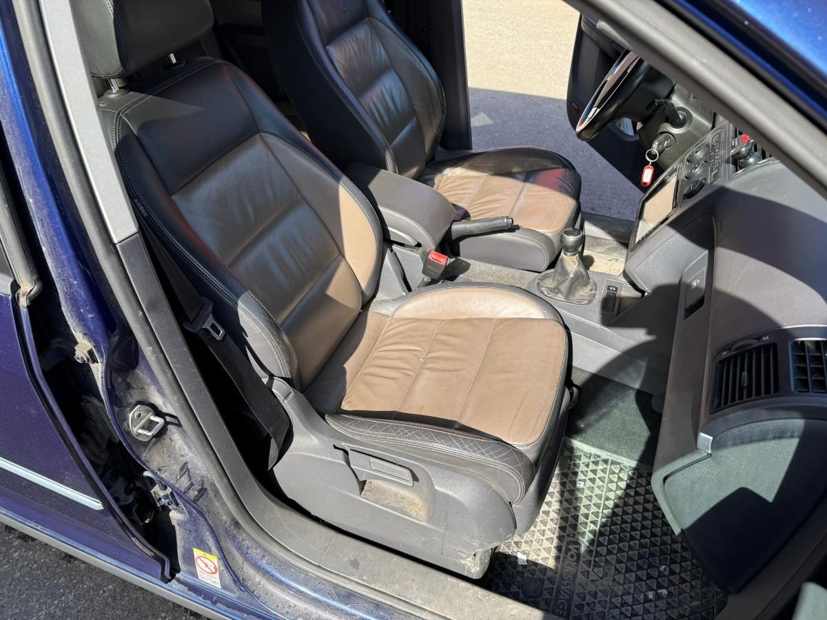 2008 Volkswagen TOURAN 1.9-105 D / 5 SETER / SKINN