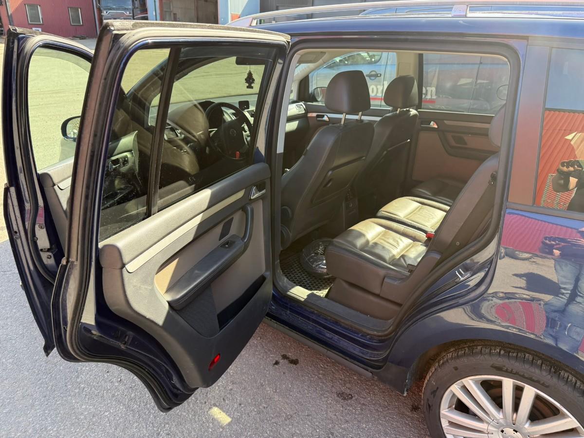2008 Volkswagen TOURAN 1.9-105 D / 5 SETER / SKINN