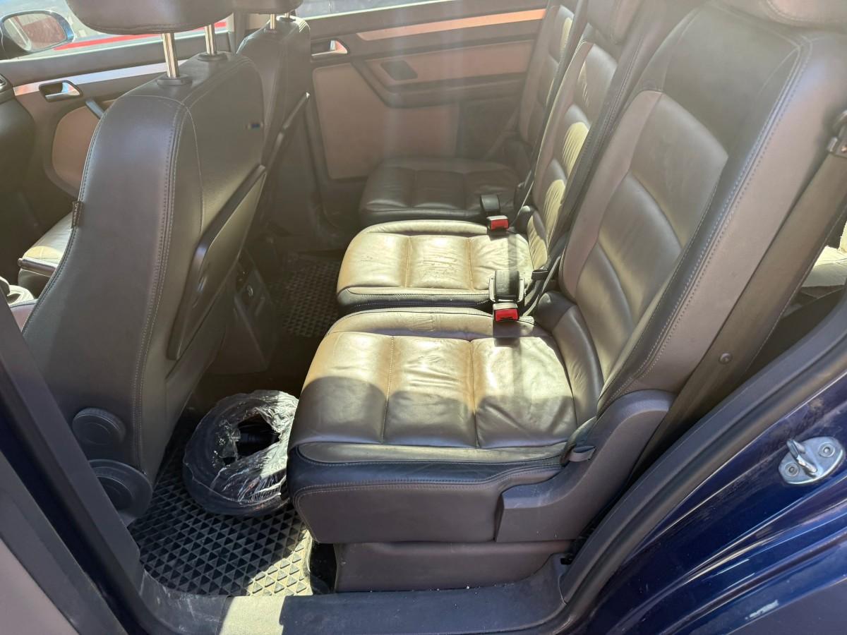 2008 Volkswagen TOURAN 1.9-105 D / 5 SETER / SKINN