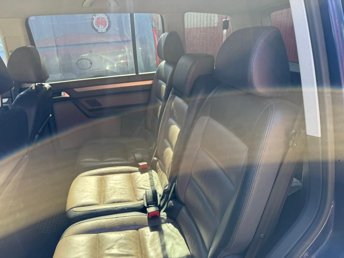 2008 Volkswagen TOURAN 1.9-105 D / 5 SETER / SKINN