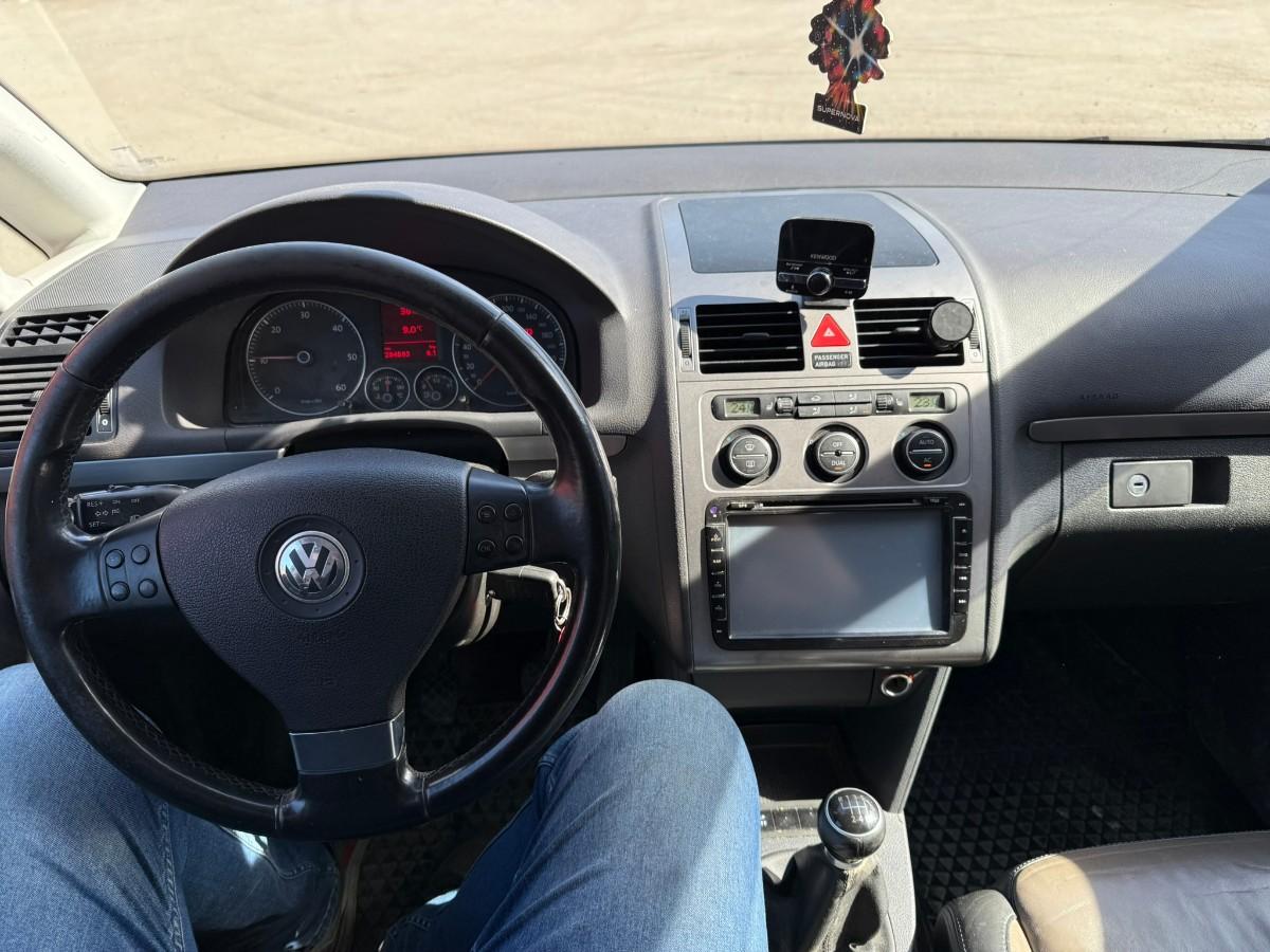 2008 Volkswagen TOURAN 1.9-105 D / 5 SETER / SKINN