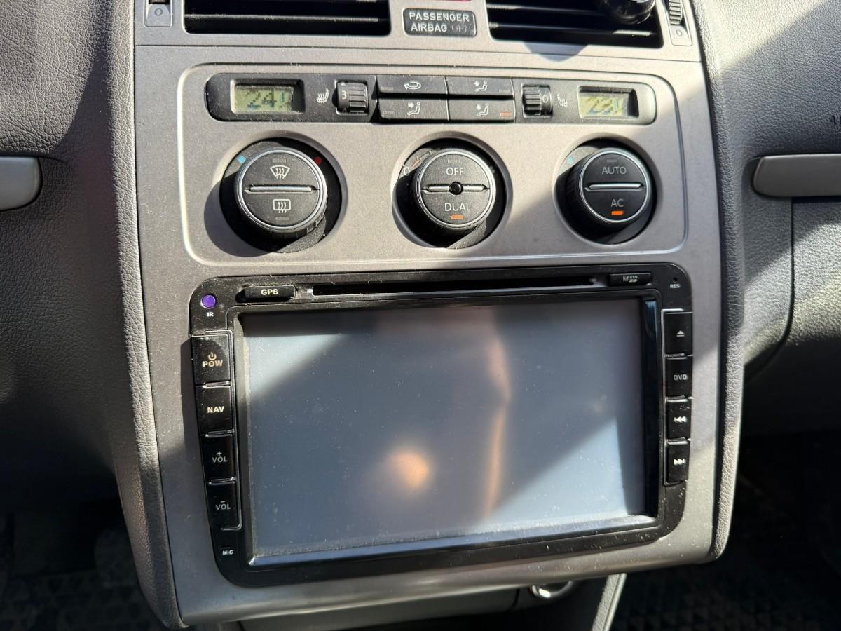 2008 Volkswagen TOURAN 1.9-105 D / 5 SETER / SKINN