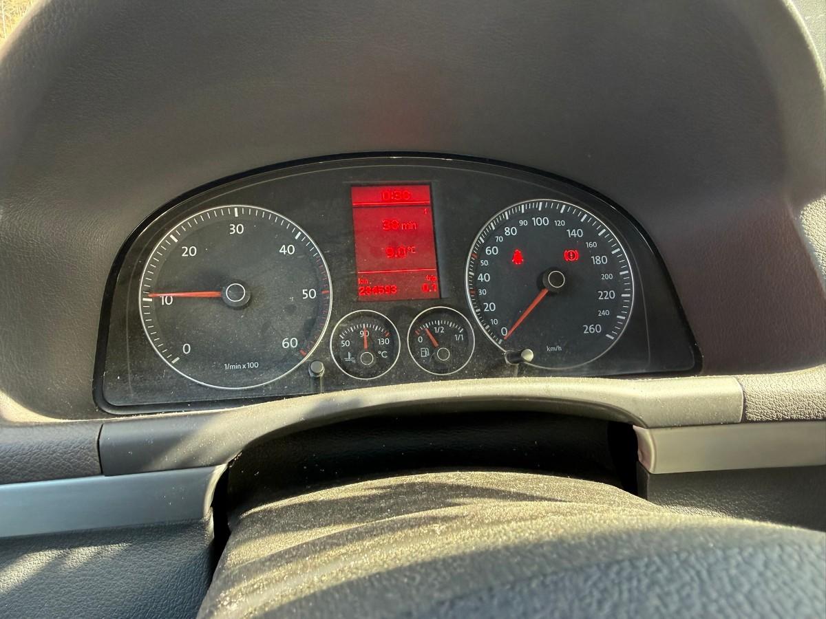2008 Volkswagen TOURAN 1.9-105 D / 5 SETER / SKINN