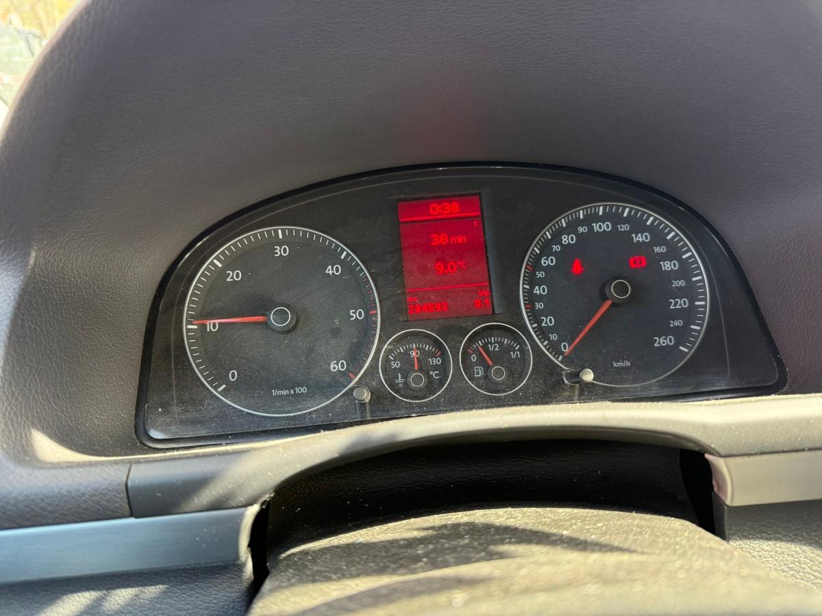 2008 Volkswagen TOURAN 1.9-105 D / 5 SETER / SKINN