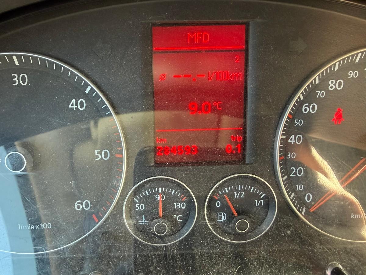 2008 Volkswagen TOURAN 1.9-105 D / 5 SETER / SKINN