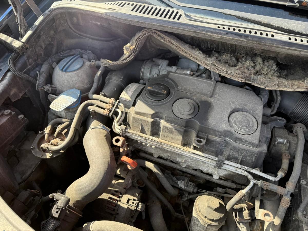 2008 Volkswagen TOURAN 1.9-105 D / 5 SETER / SKINN
