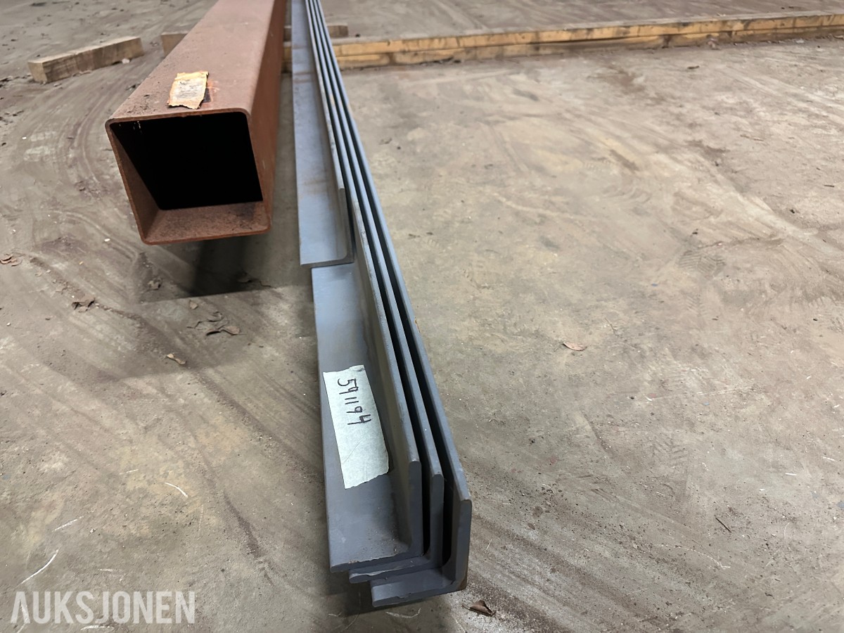 4x Vinkel stål 80x 120Ca. 10–12 m | Grunnet